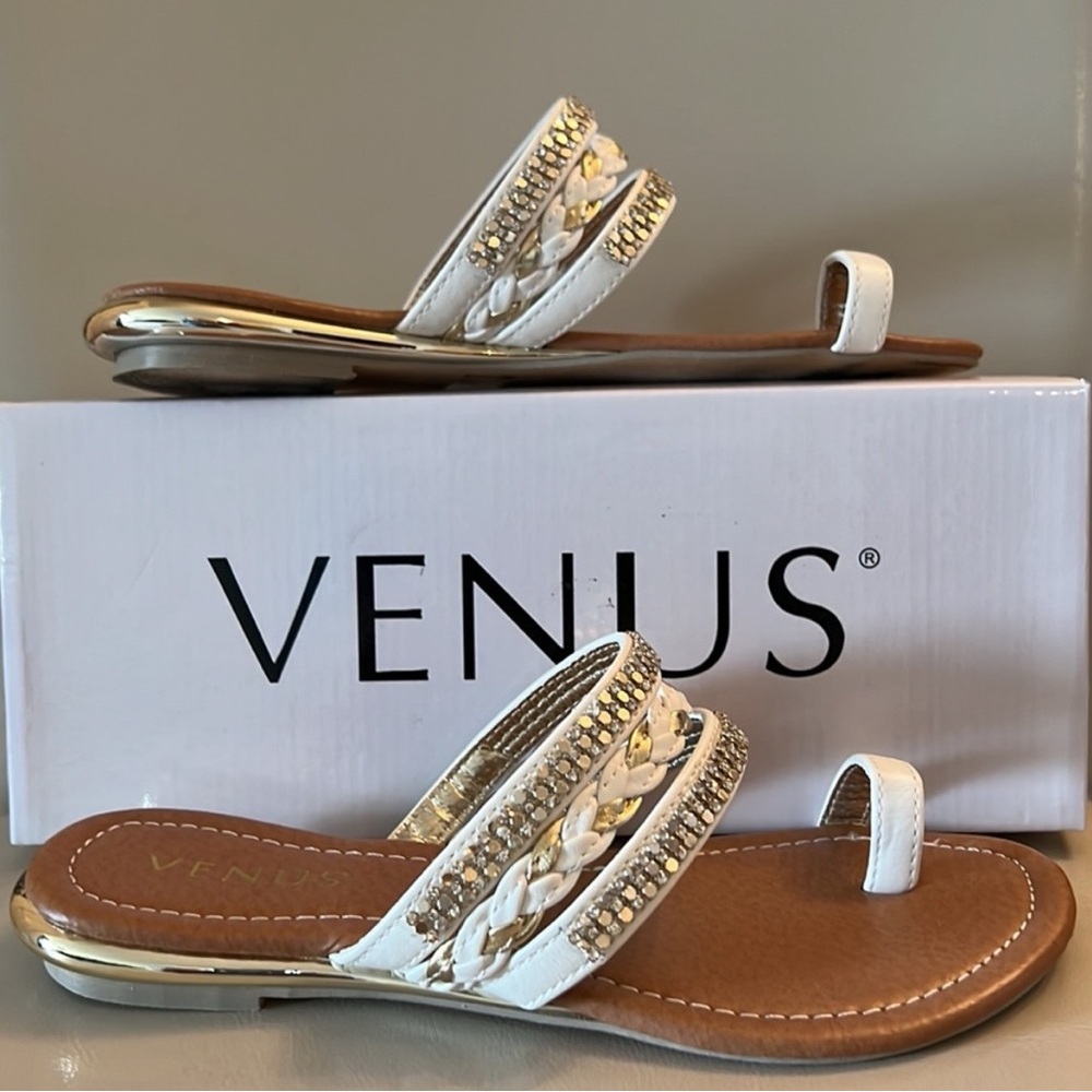 Beautiful!! White Toe Ring Flat Strapy Sandals. - image 2